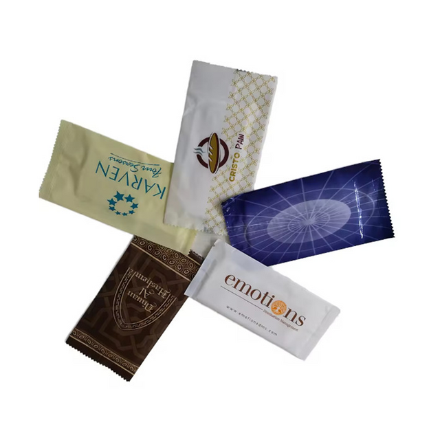 Conception personnalisée, lingettes humides pour bébés, lingettes humides individuelles pour les mains et la bouche, emballage unique