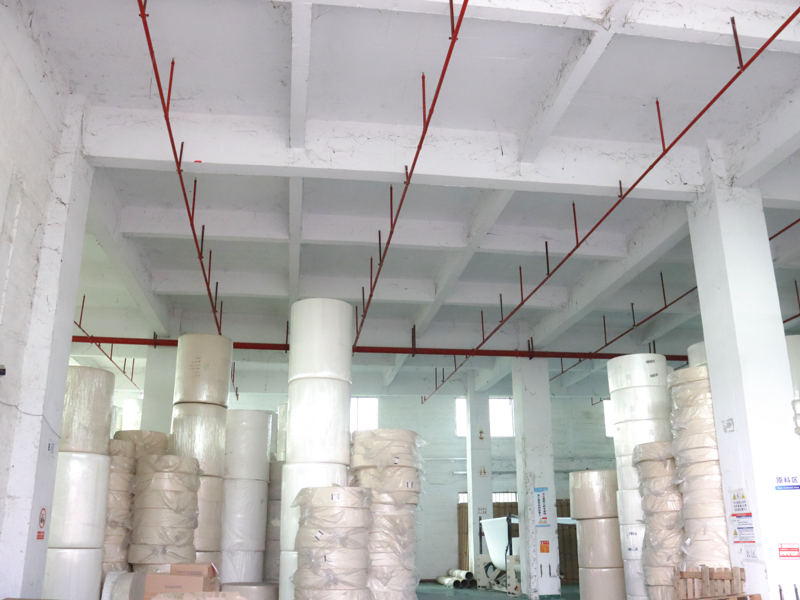 installation de stockage d\'entrepôt de rouleau de papier toilette géant d\'usine